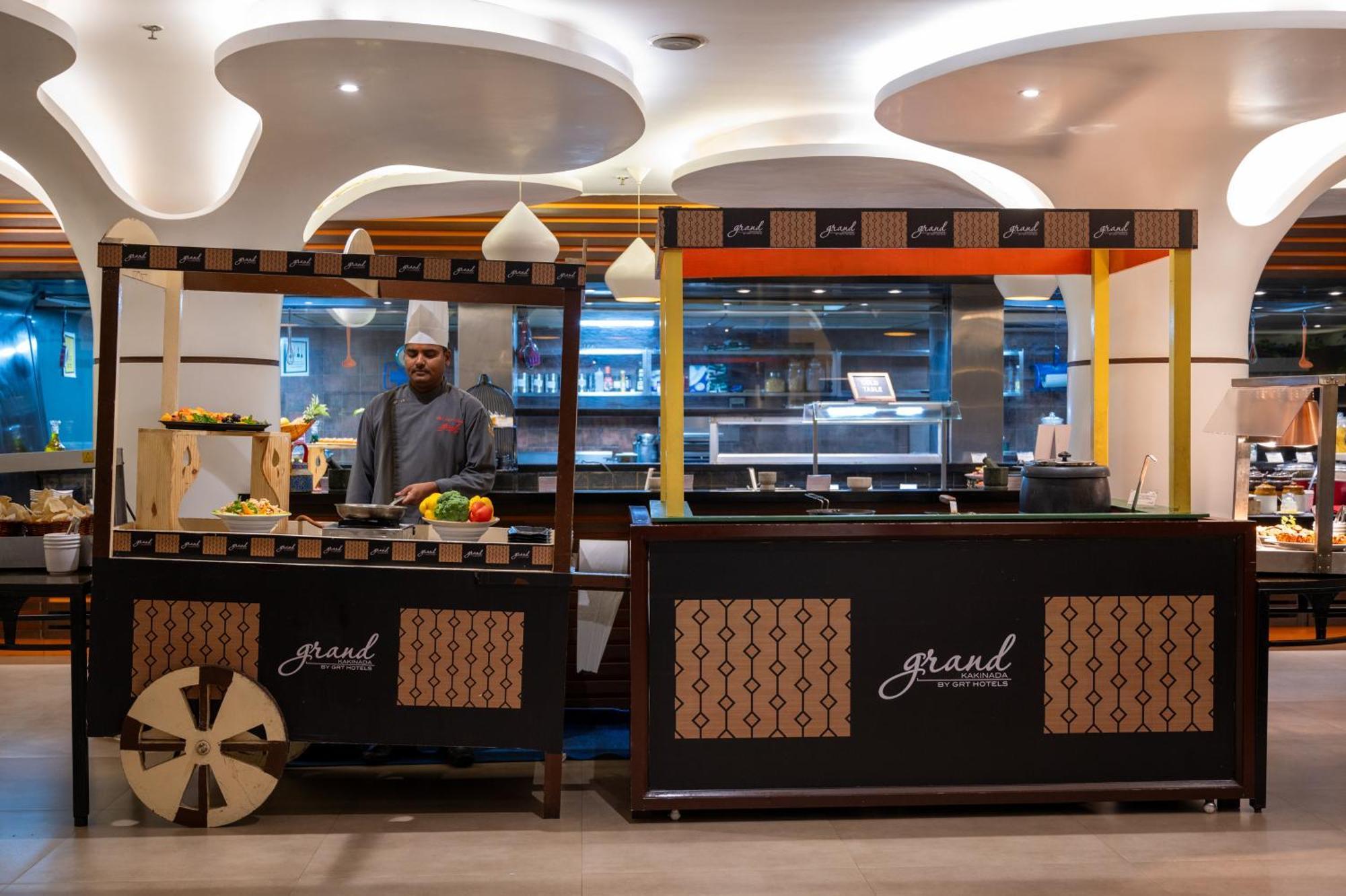 Grand Kakinada By Grt Hotels Экстерьер фото